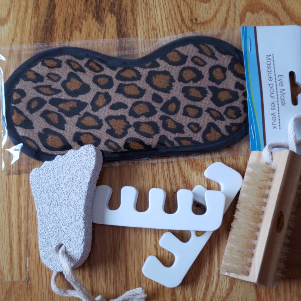 Eye mask and Foot care bundle